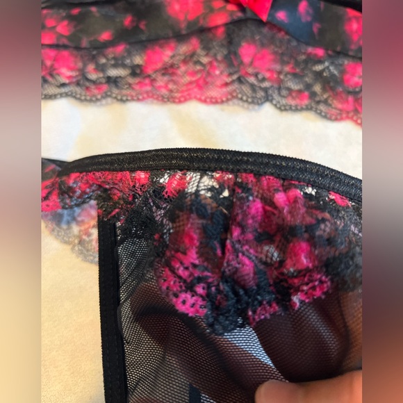Beautiful mesh and lace floral lingerie, set pink and black sexy set size medium - Picture 12 of 16